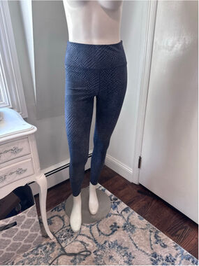 Gap Fit Studio Sky High Legging Blue Gray Snake Print Size Small